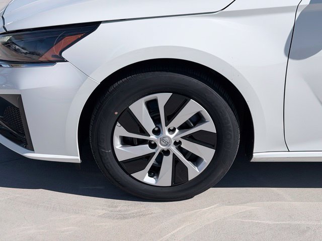 2025 Nissan Altima S - Photo 31