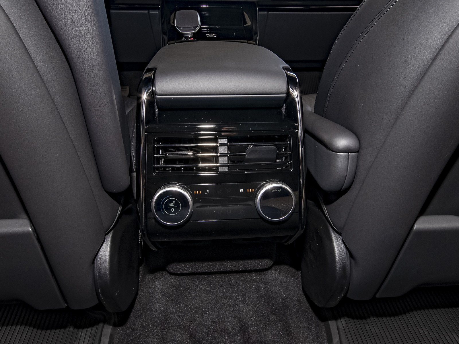 New 2026 Santorini Black Land Rover SE image 47