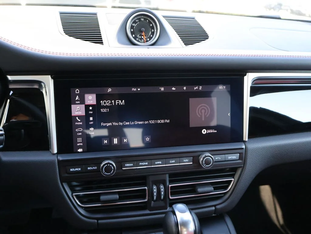 Used 2020  Porsche Base image 21