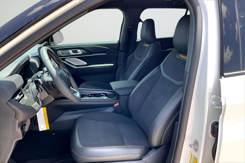 New 2026 Star White Metallic Tri-Coat Ford Tremor image 10