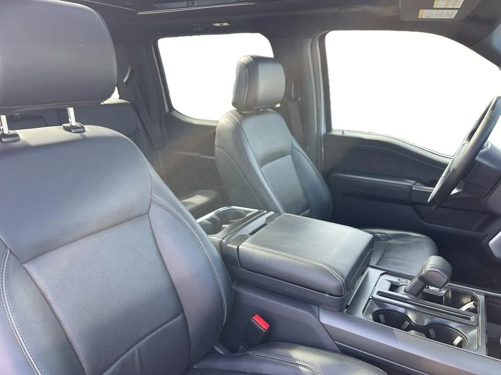 Used 2025 White Ford Lariat image 6