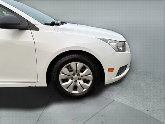 Used 2014 SUMMIT WHITE Chevrolet LS image 32