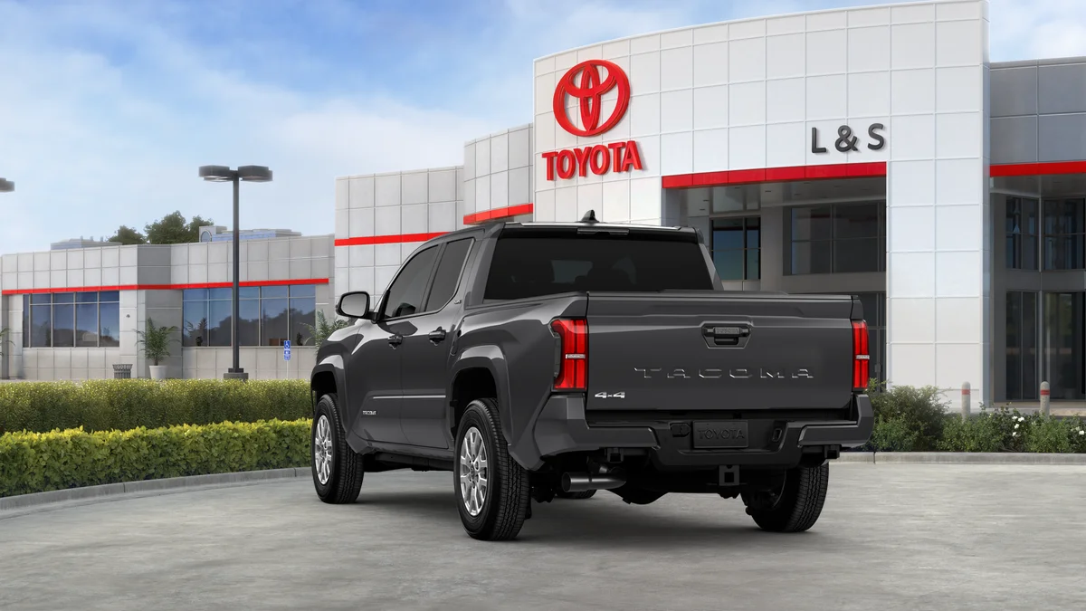 2026 Toyota Tacoma SR5 - Photo 15