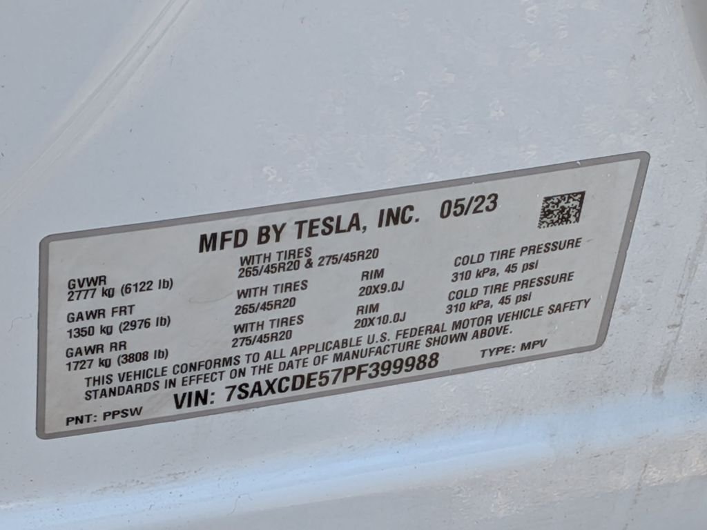 Used 2023 White Tesla Standard Range image 31