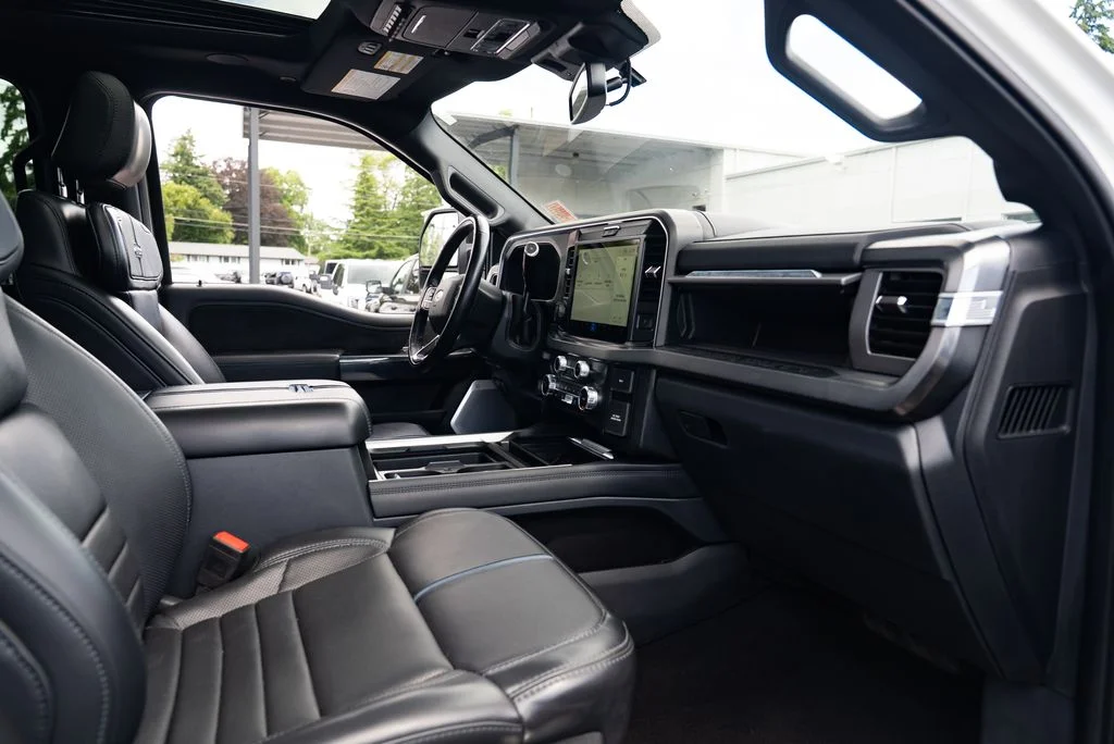 Used 2025 White Ford Platinum image 37