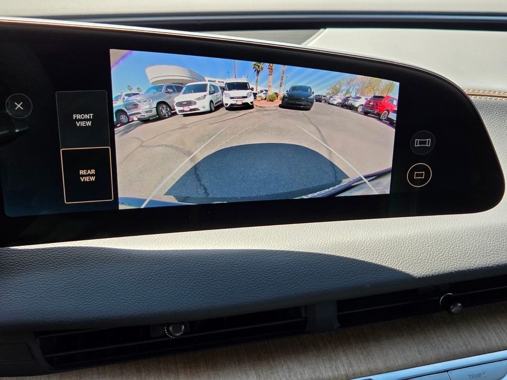 Used 2024  Lucid Touring image 47