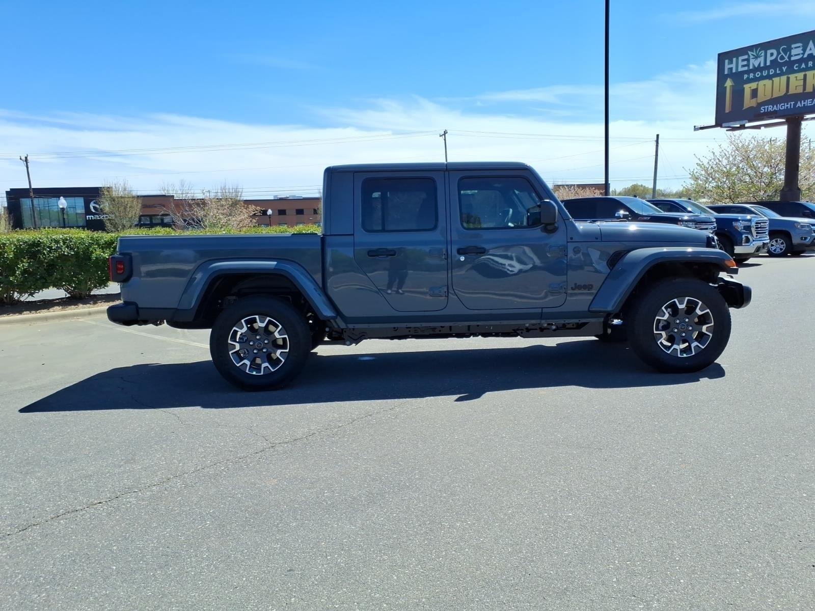 New 2026 Anvil Clear-Coat Exterior Paint Jeep Sahara image 11