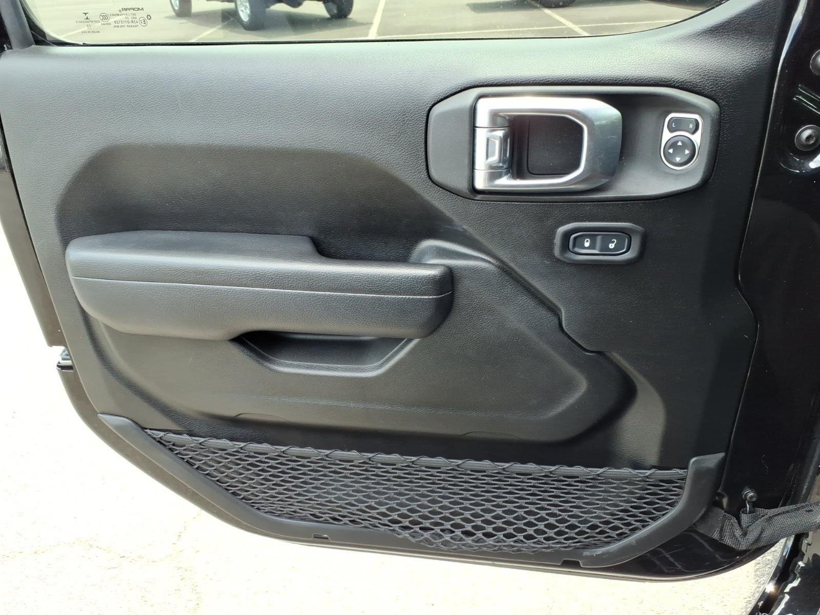 Used 2022 Black Clearcoat Jeep Unlimited Sport Altitude image 29