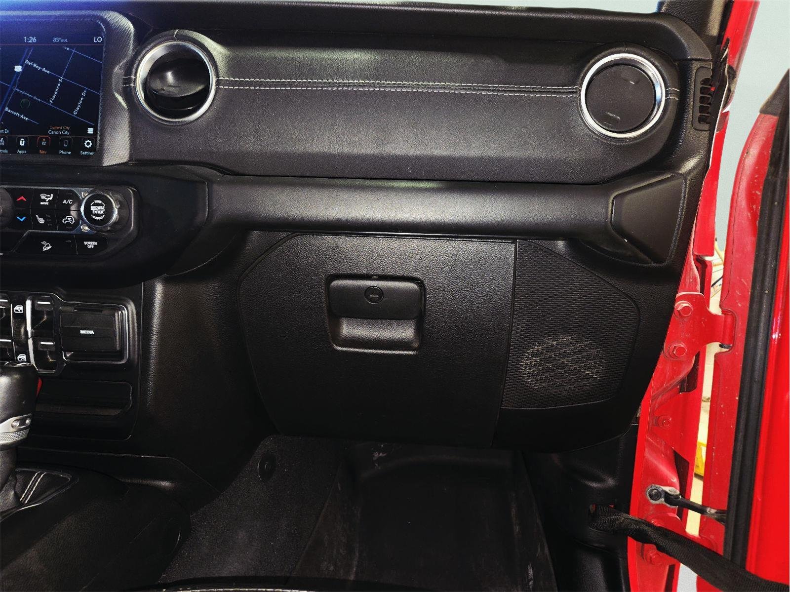 Used 2020 RED JEEP SAHARA image 50