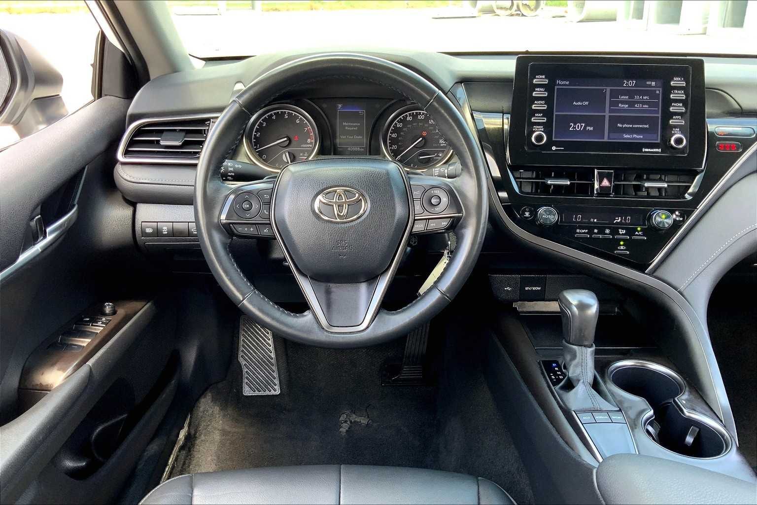Used 2024 Ice Cap Toyota SE image 6