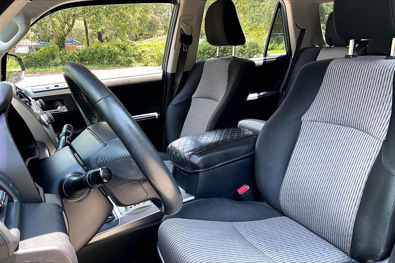 Used 2018 Gray Toyota SR5 image 18