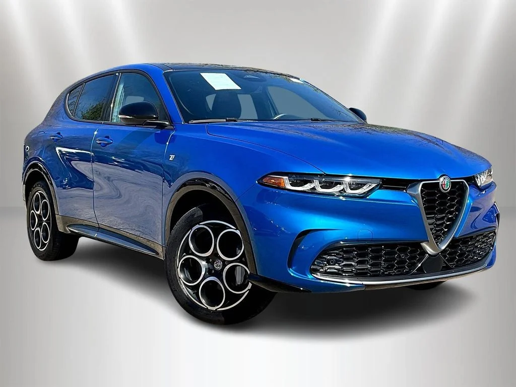 Used 2024 Blue Metallic Alfa Romeo Ti image 3