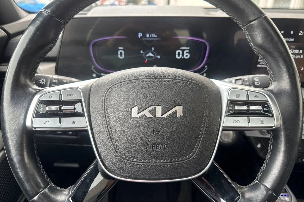 Used 2024 Jungle Green Kia EX X-Line image 27