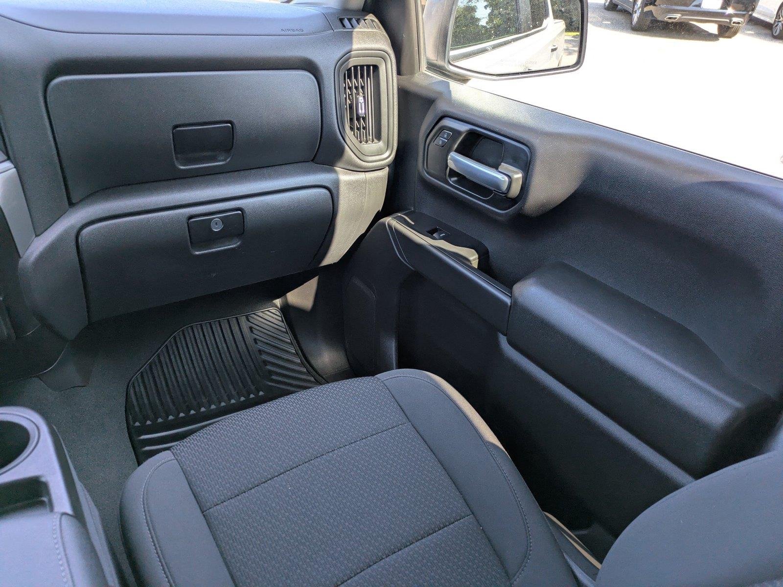 Used 2021 Summit White Chevrolet Custom image 17