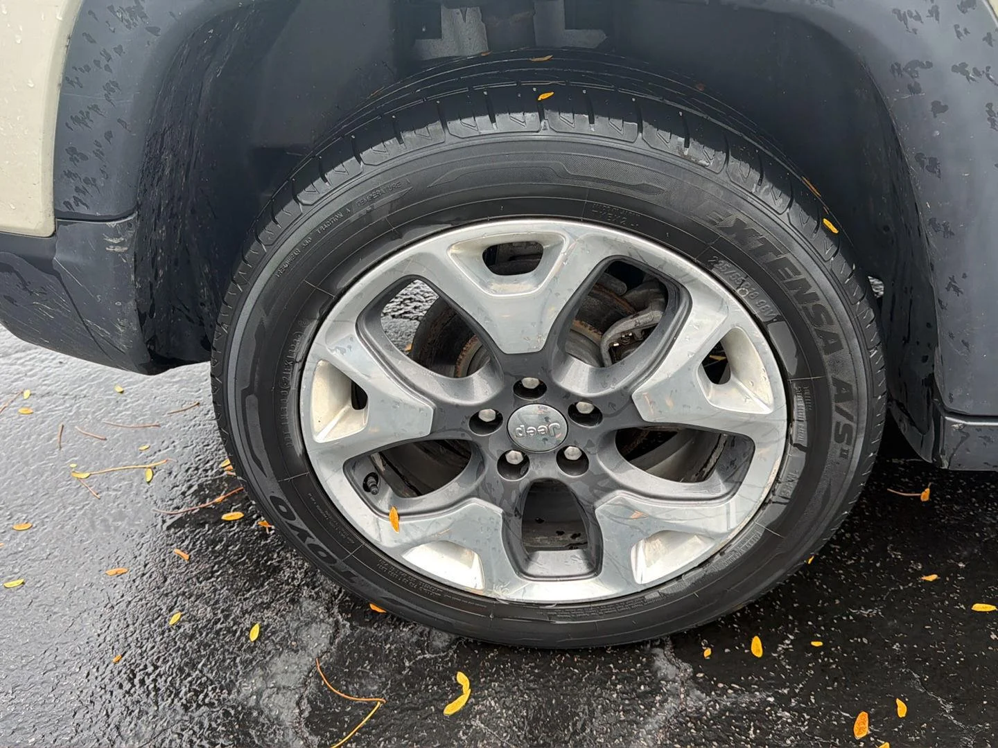 Used 2019 Pearl White Tri-Coat Jeep Limited image 7