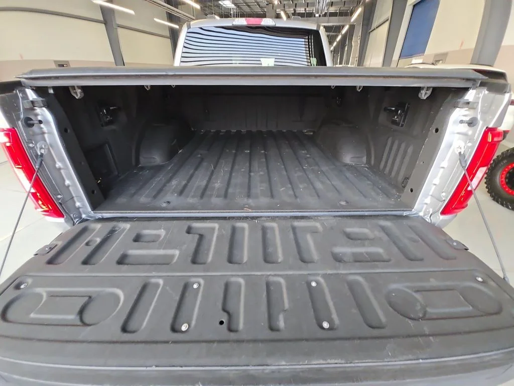 Used 2021 Silver Ford XLT image 23