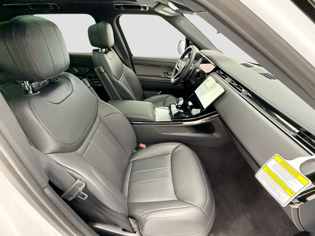 New 2026 Ostuni Pearl White Land Rover SE image 20