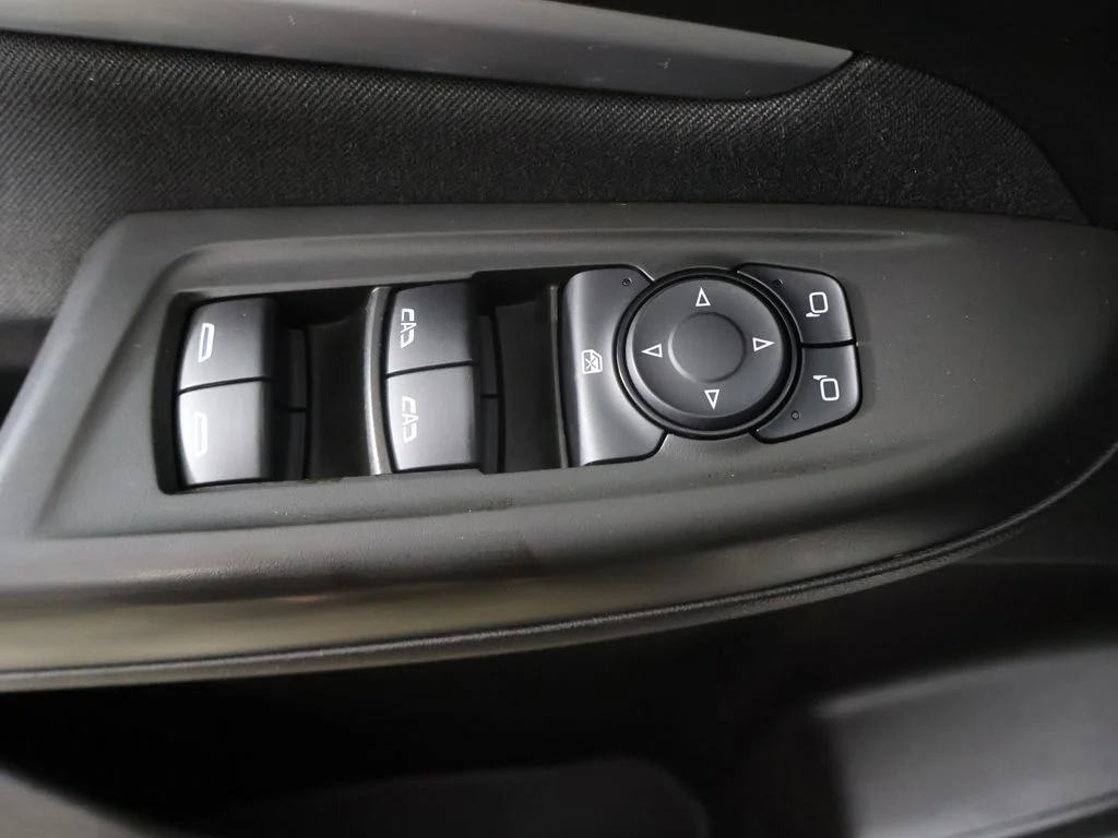 Used 2023 Silver Chevrolet LT image 33