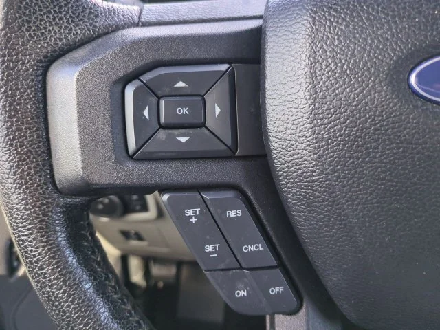 Used 2016 Oxford White Ford XLT image 24