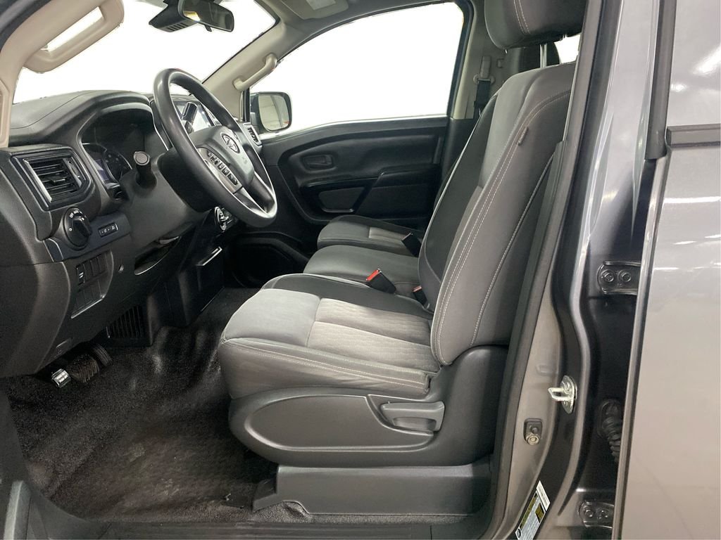 Used 2023 Gray Nissan S image 7