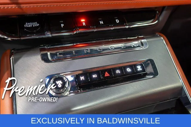 Used 2025 White Lincoln Reserve image 38