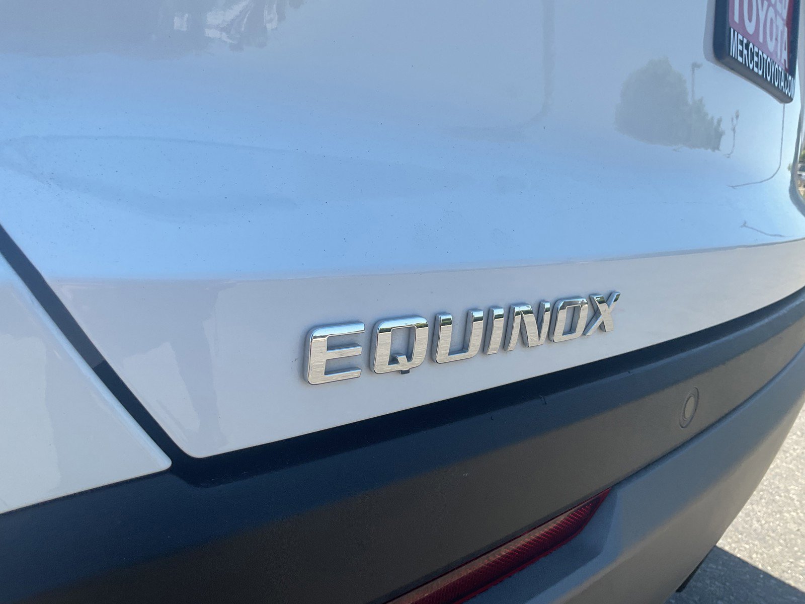 Used 2025 Summit White Chevrolet FWD LT image 10