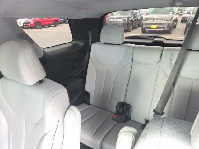 Used 2024 Silver Hyundai SEL image 6