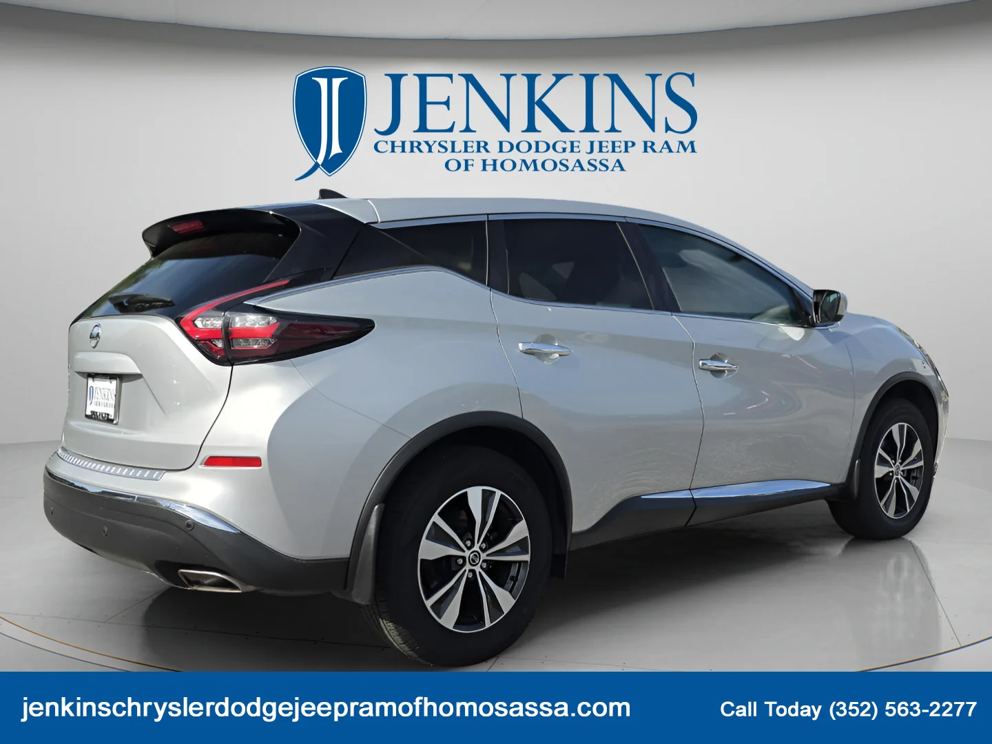 Used 2022 Brilliant Silver Metallic Nissan S image 4