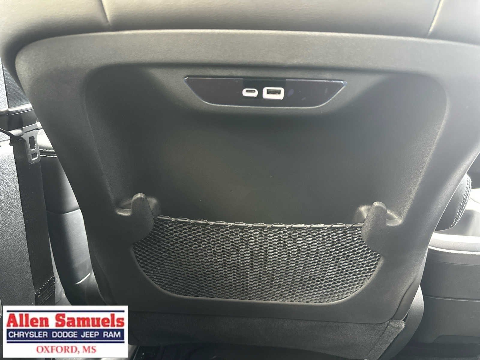 2026 Chrysler Pacifica Select - Photo 26