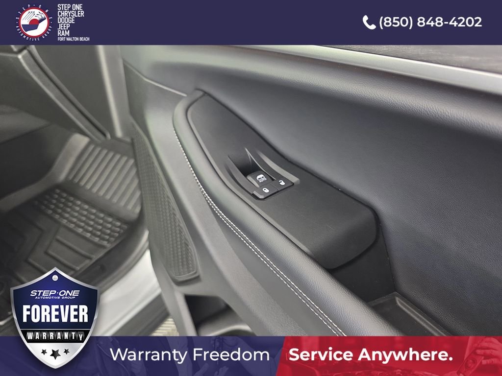 Used 2025 Silver Jeep Limited image 37