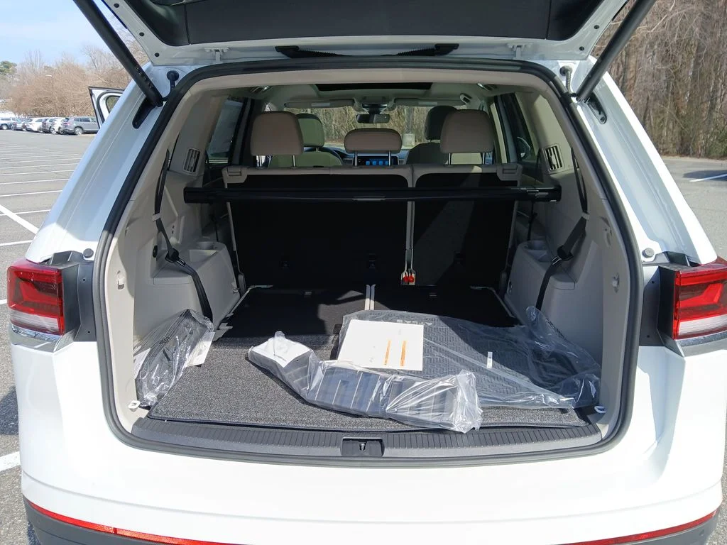 New 2026 White Volkswagen SE w/Technology image 22