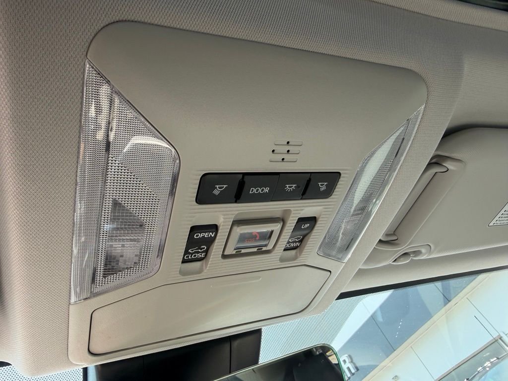 Used 2025 Pearl Toyota XLE Premium image 16