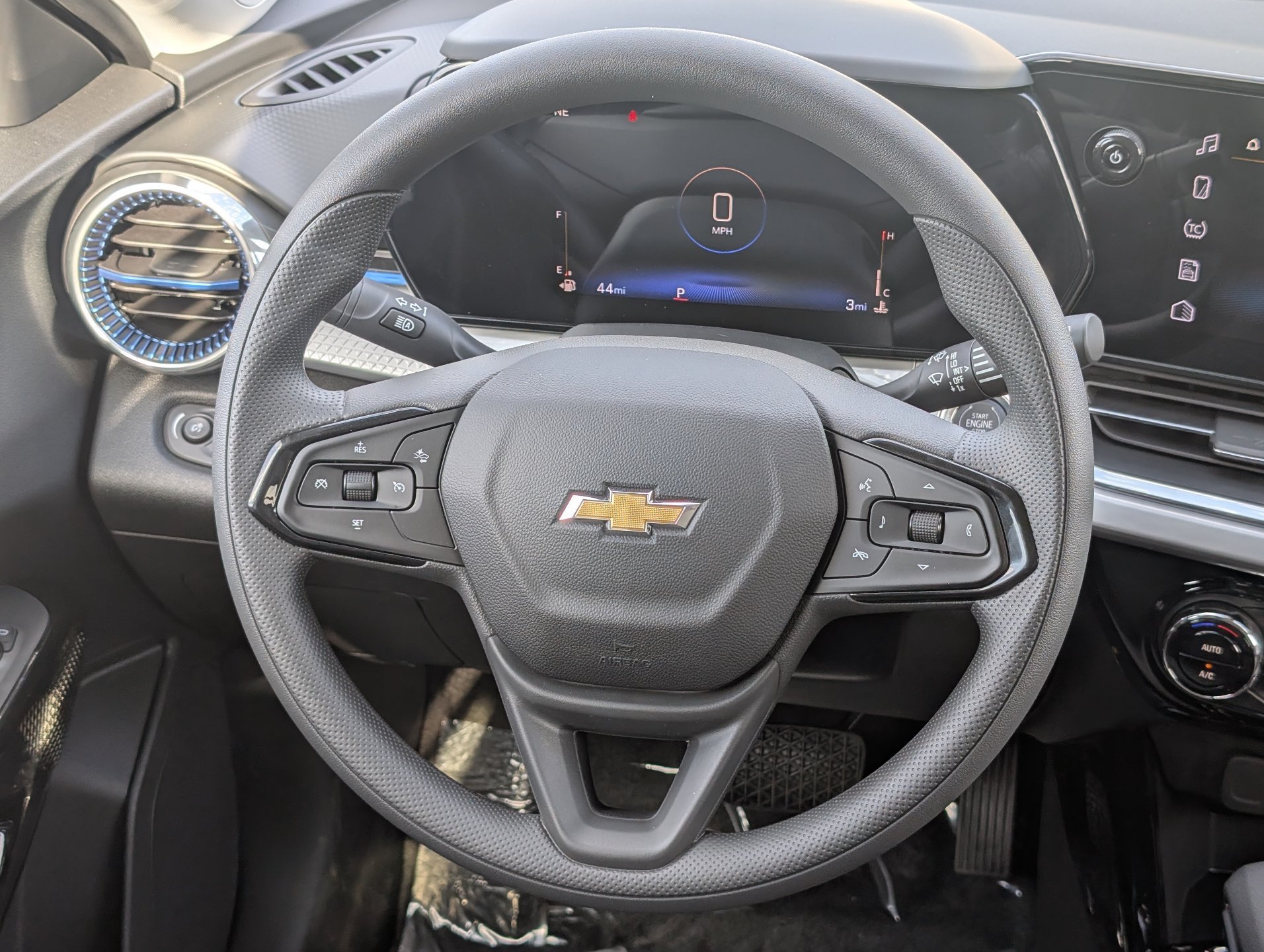 2026 Chevrolet Trax LT - Photo 15