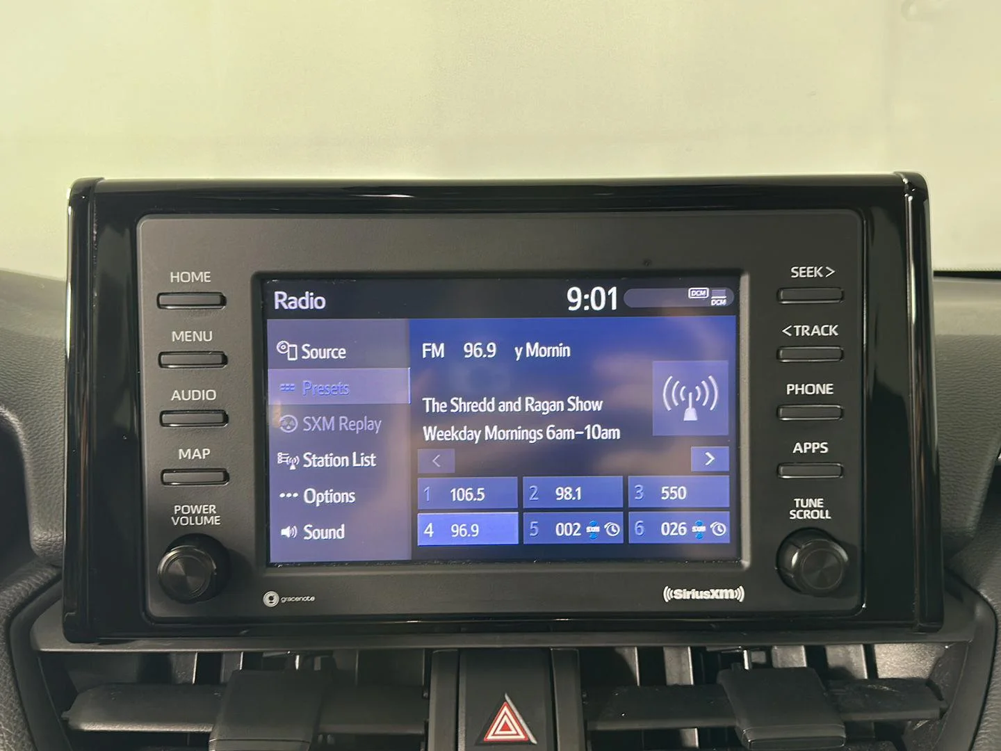 Used 2022 White Toyota XLE image 23