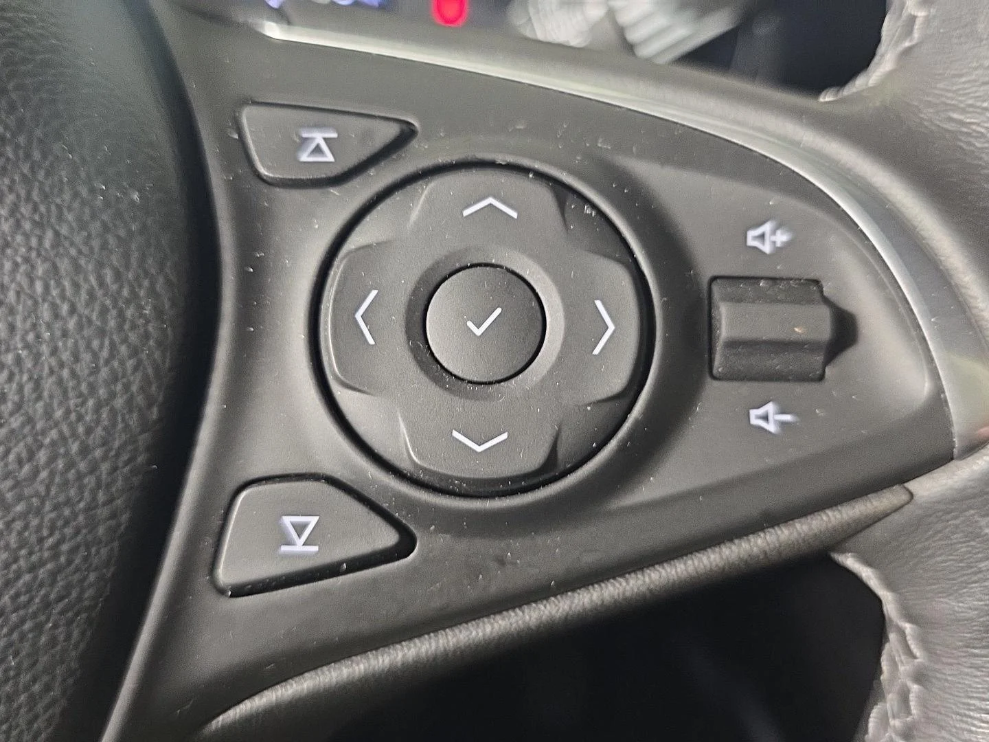 Used 2020 Ebony Twilight Metallic Buick Premium image 21