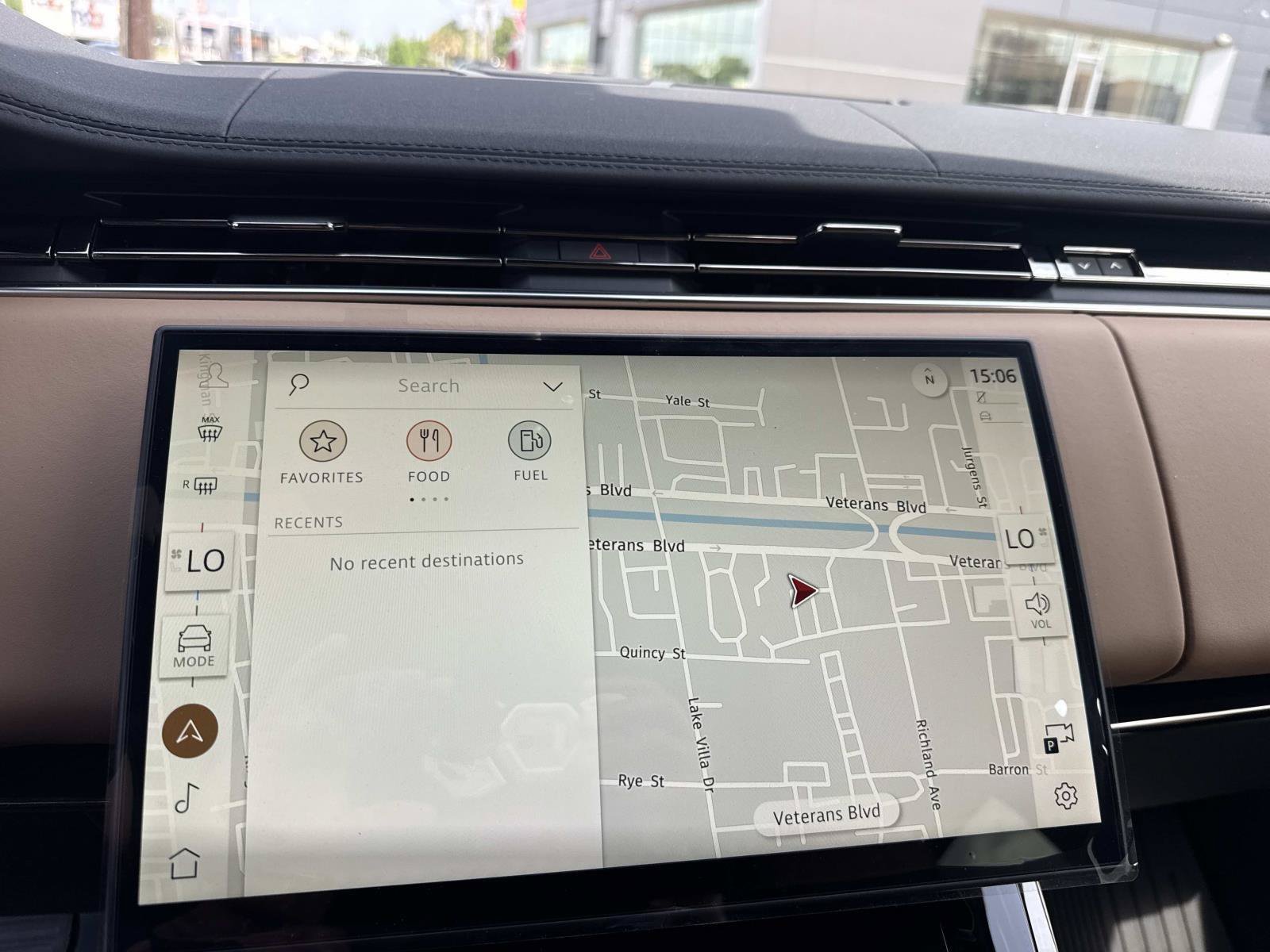 New 2026 Fuji White Land Rover SE image 11