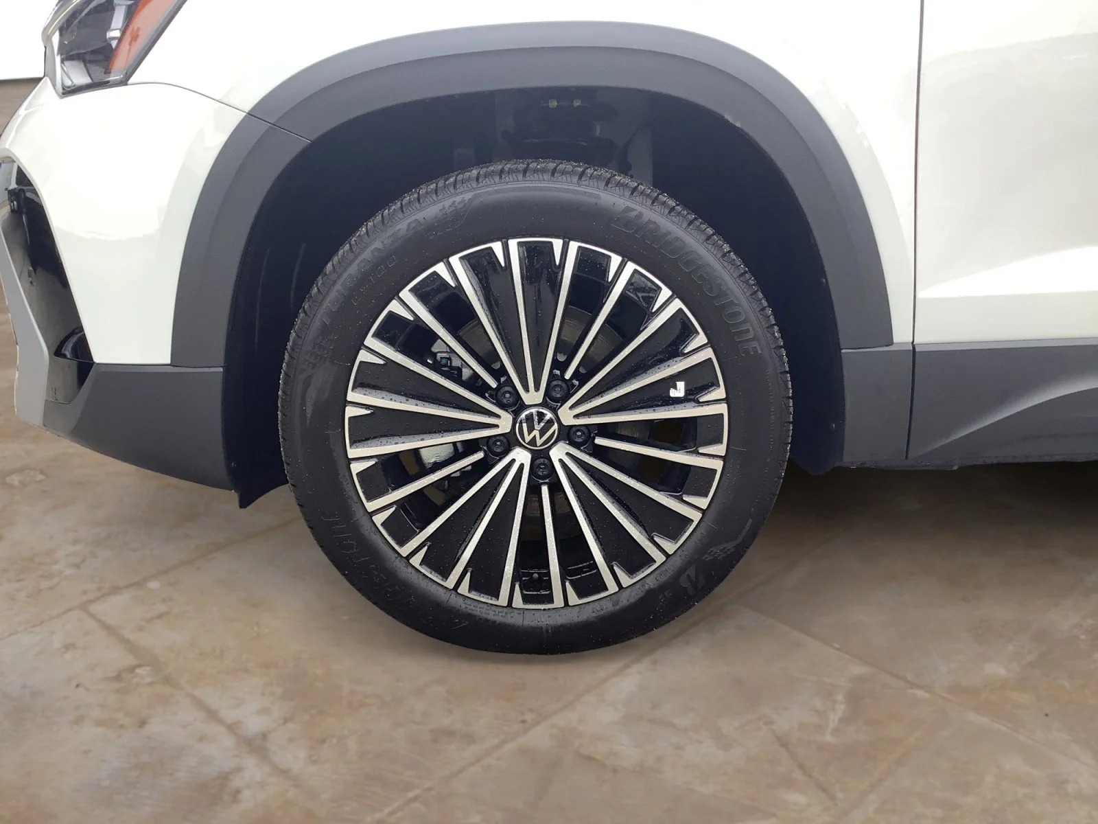 New 2026 Pure White Volkswagen SE image 10