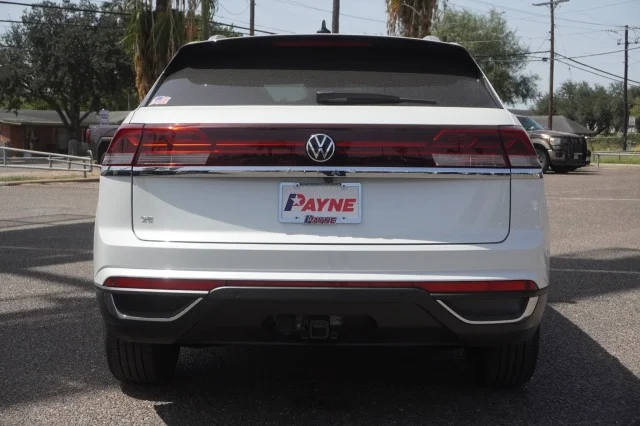 New 2026 Opal White Pearl Volkswagen 2.0T SE w/Technology image 8