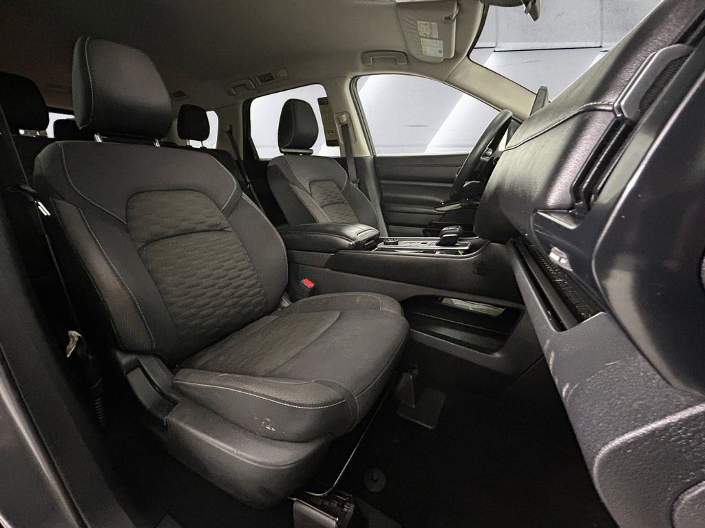 Used 2022 Gray Nissan S image 14