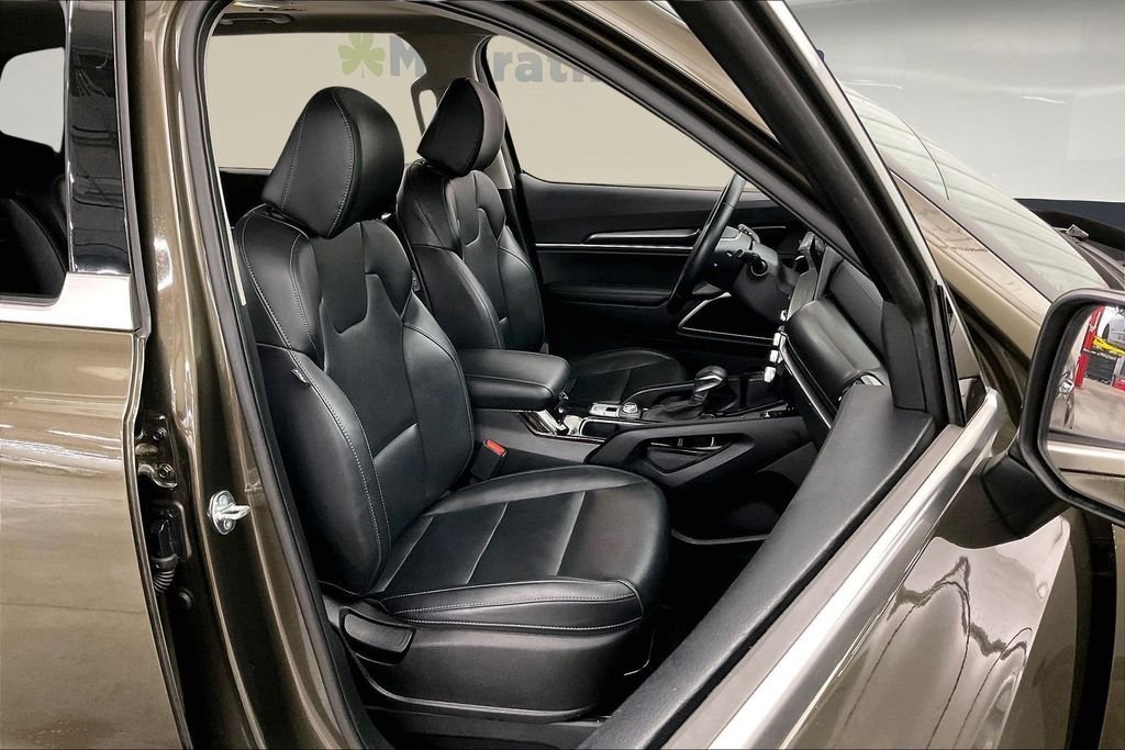 Used 2025 Green Kia S image 10