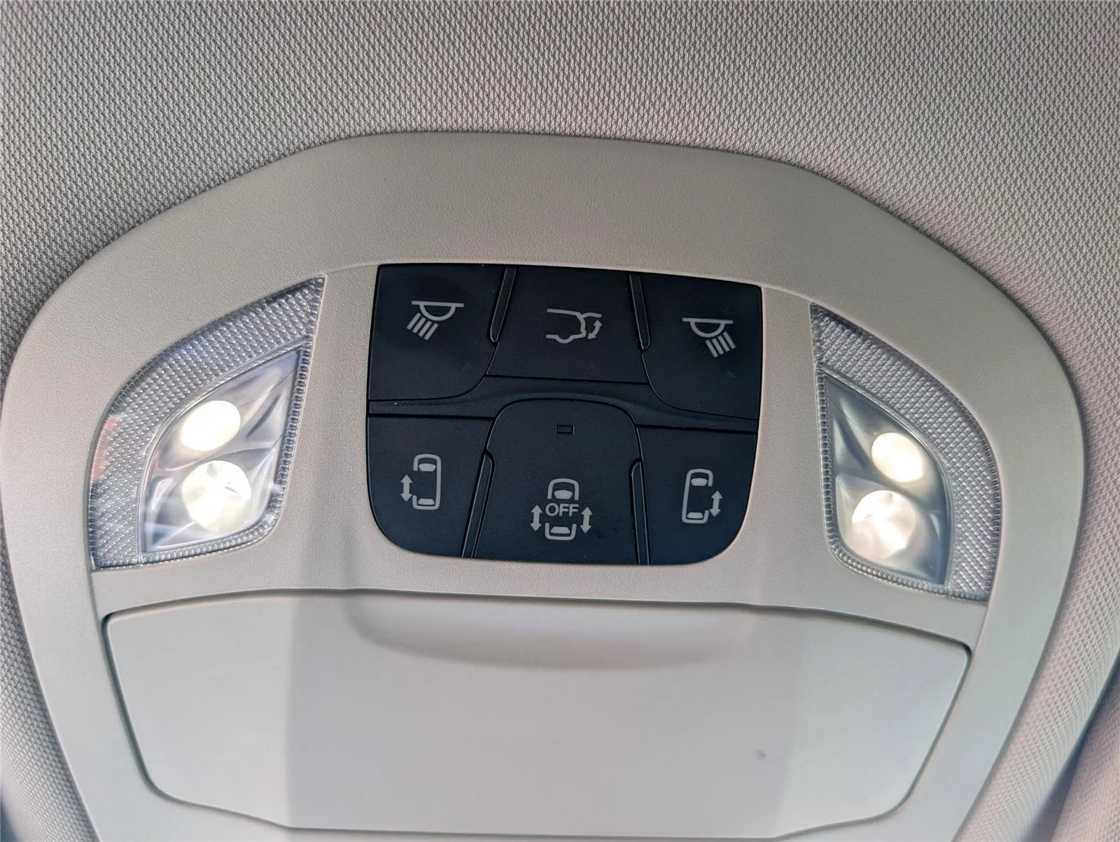 Used 2024 Bright White Clearcoat Chrysler Touring L image 19