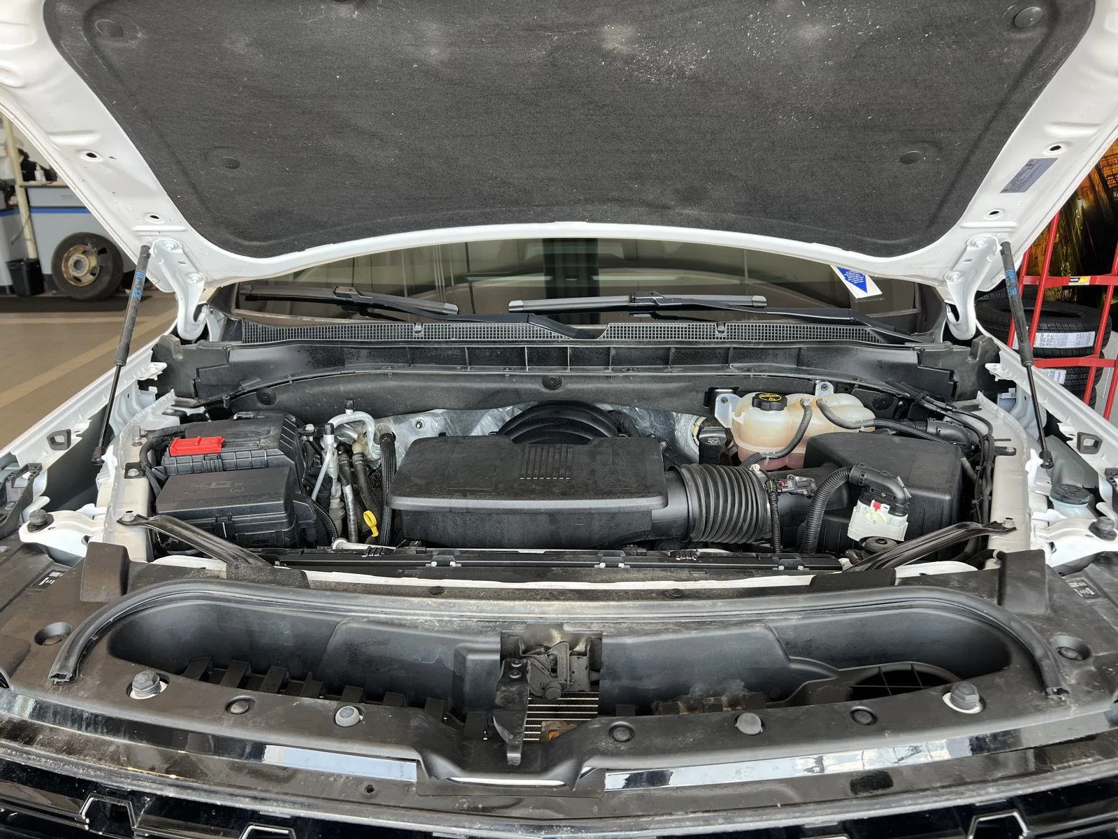 Used 2024 Summit White Chevrolet Z71 image 12
