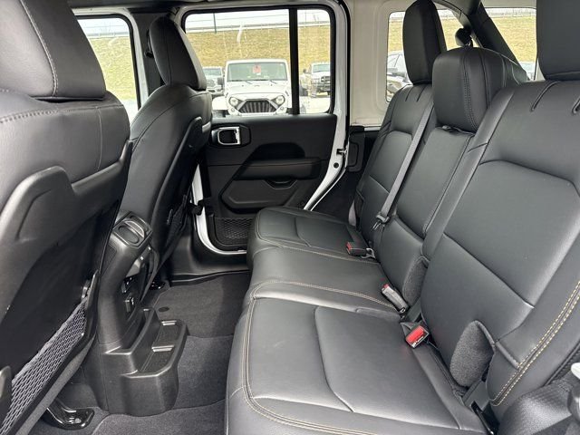 2025 Jeep Wrangler 4-Door Sahara - Photo 6