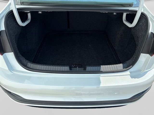 New 2026 Opal White Pearl Volkswagen 1.5T SE image 5