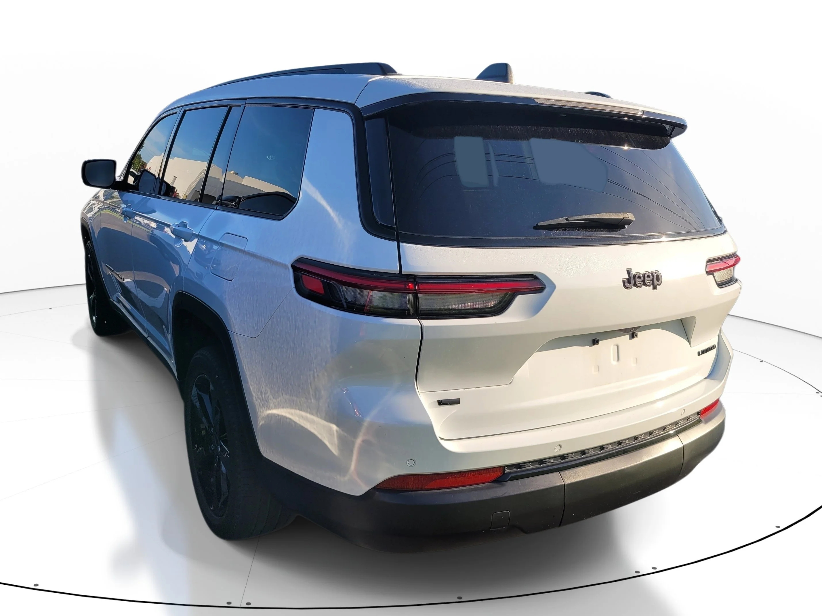 Used 2023 Bright White Clearcoat Jeep Limited image 6