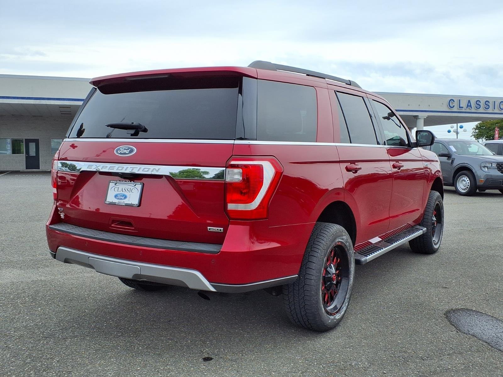 Used 2021 Rapid Red Metallic Tinted Clearcoat Ford XLT image 2
