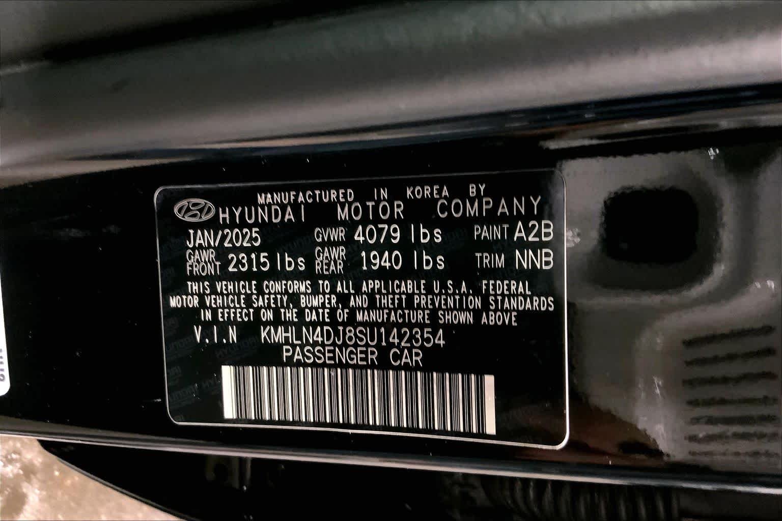 Used 2025 Abyss Black Hyundai Limited image 37