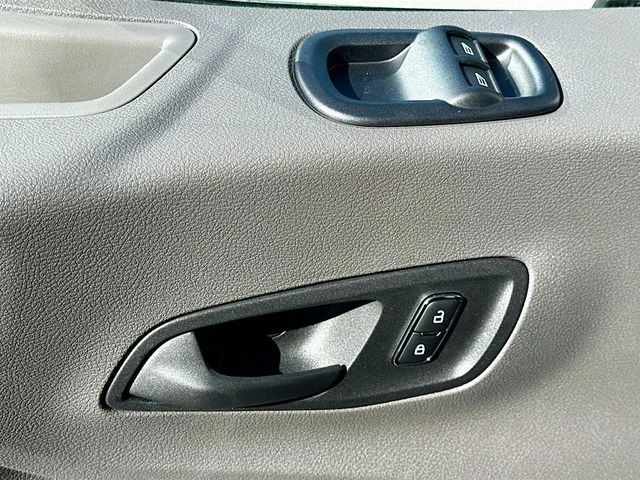 New 2026 Oxford White Ford Base image 12
