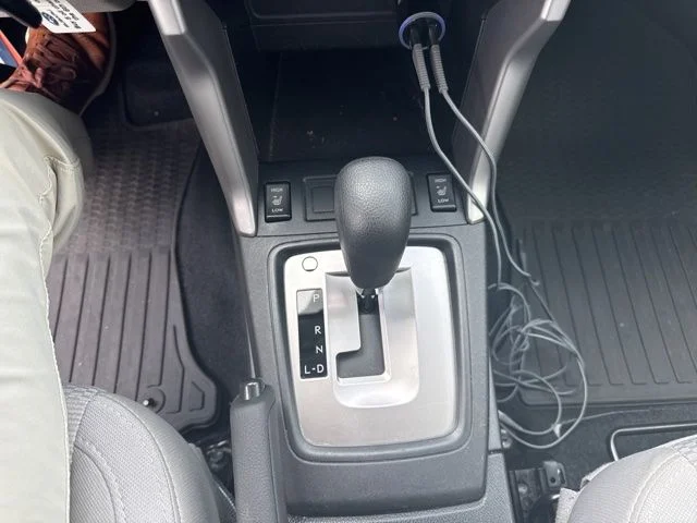 Used 2014 White Subaru 2.5i Premium image 14