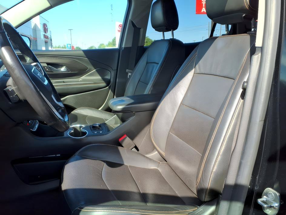 Used 2019 Ebony Twilight Metallic GMC SLT image 15